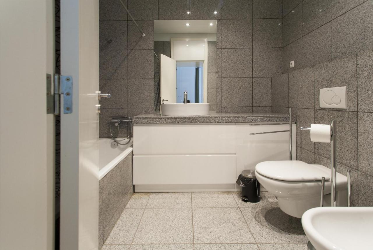 Appartamento Downtown Brown By Homing Lisbona Esterno foto