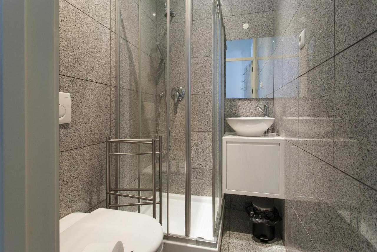 Appartamento Downtown Brown By Homing Lisbona Esterno foto