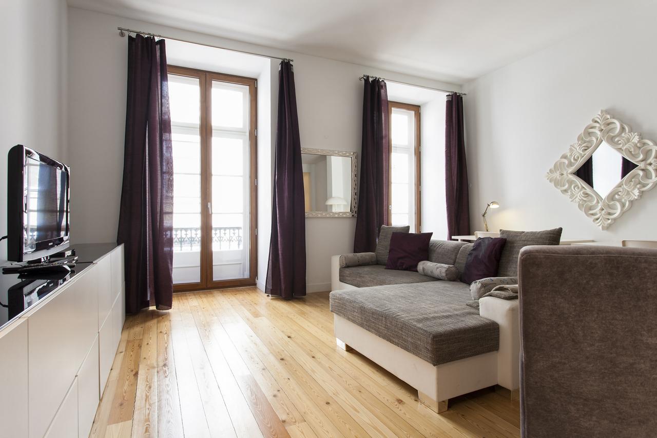 Appartamento Downtown Brown By Homing Lisbona Esterno foto